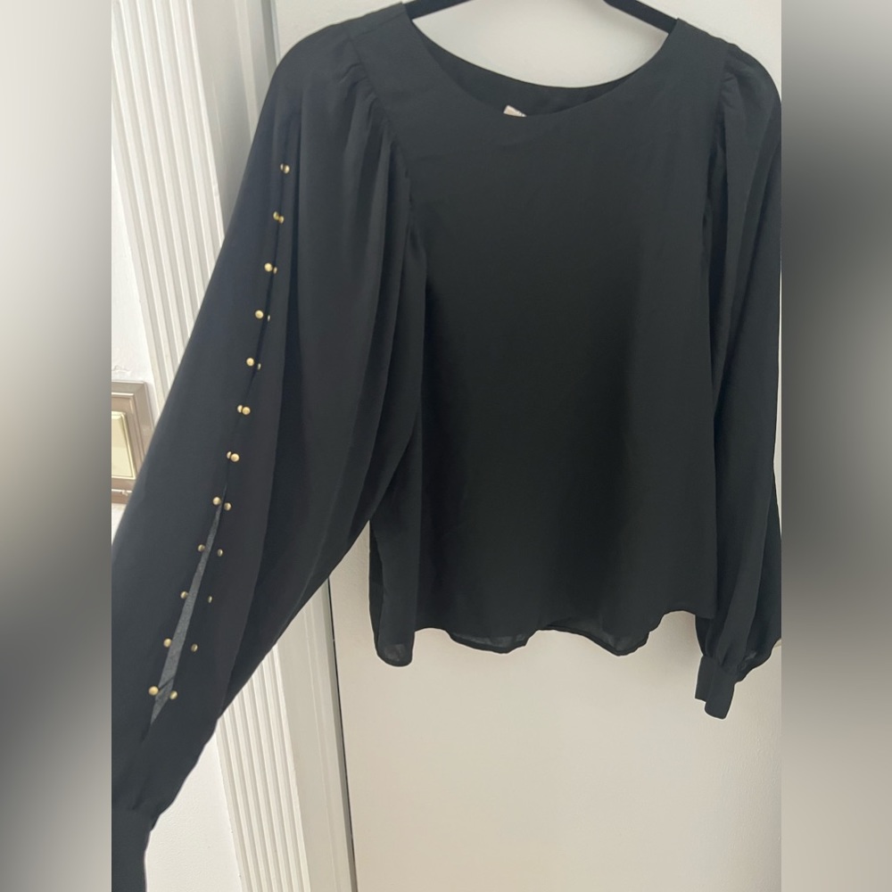GAP long peek a boo sleeve size small